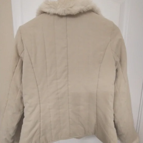 Vintage Cream Puffer Jacket with Faux Fur  Collar And Cuffs - Picture 12 of 14